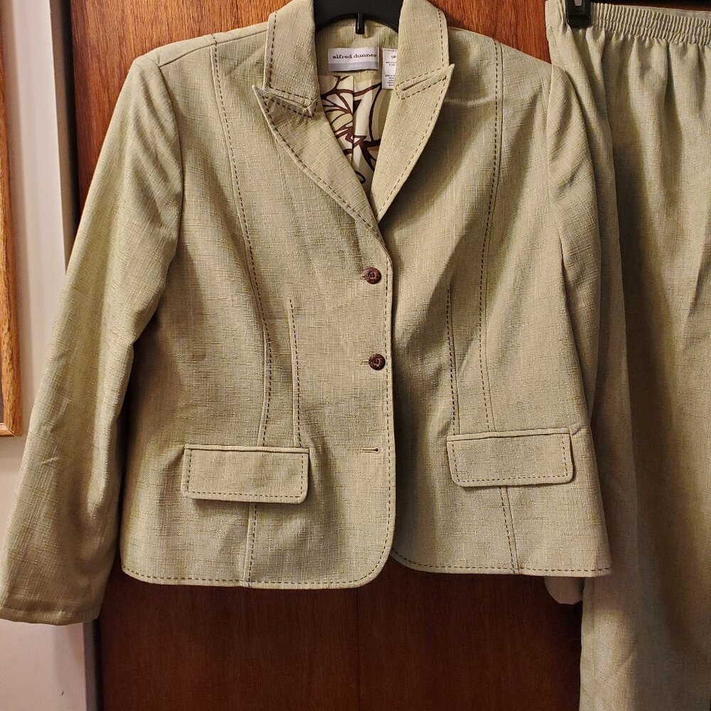 Blazer/pant suit Lime green